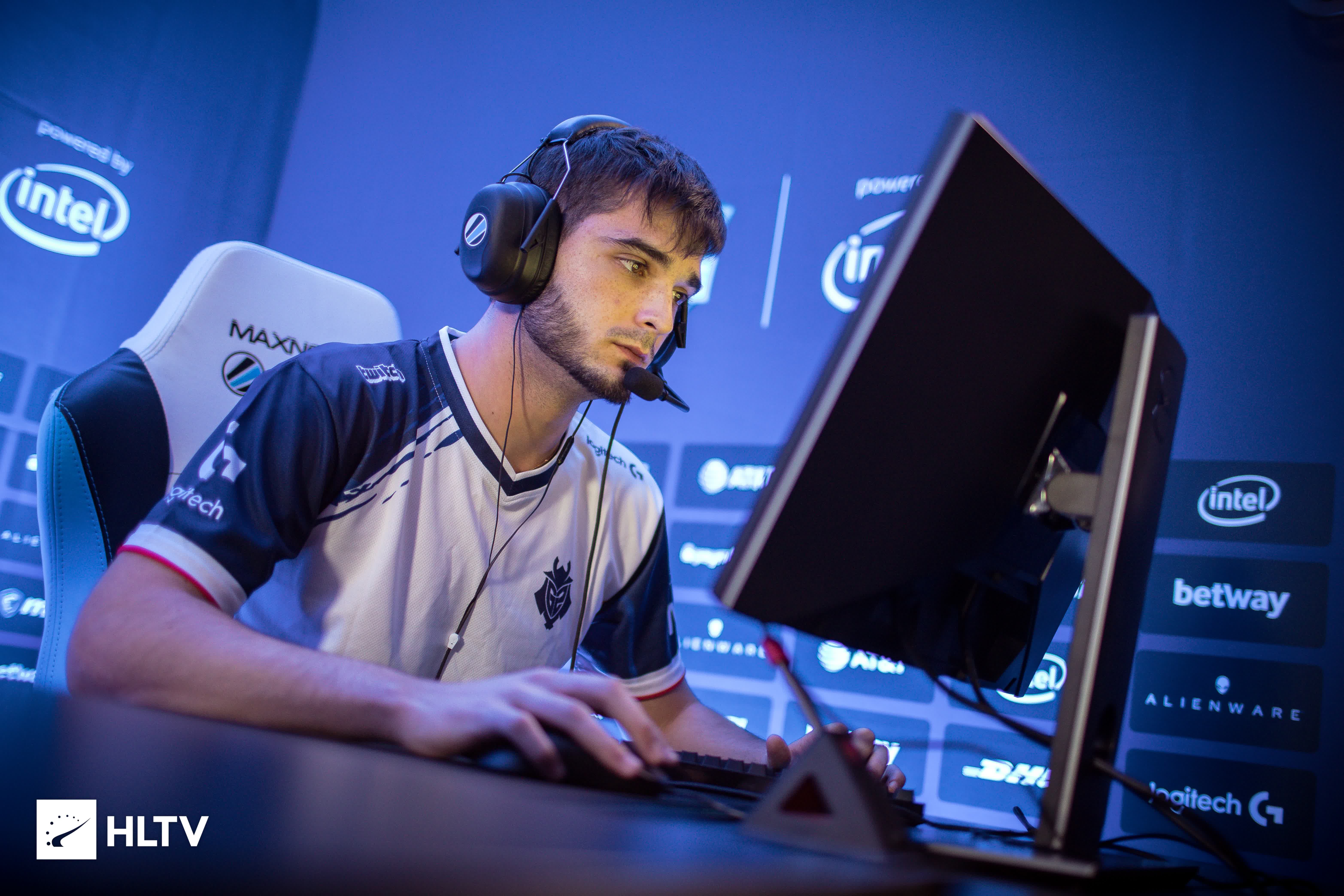 首先引发话 首先引发话