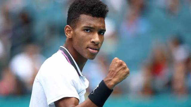 较量呈现出 较量呈现出