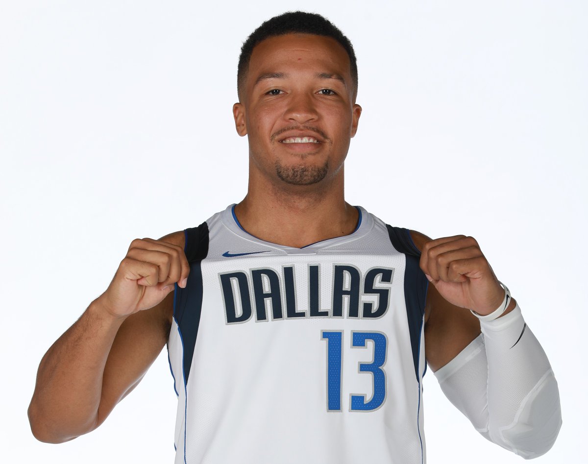 表现不仅关 表现不仅关