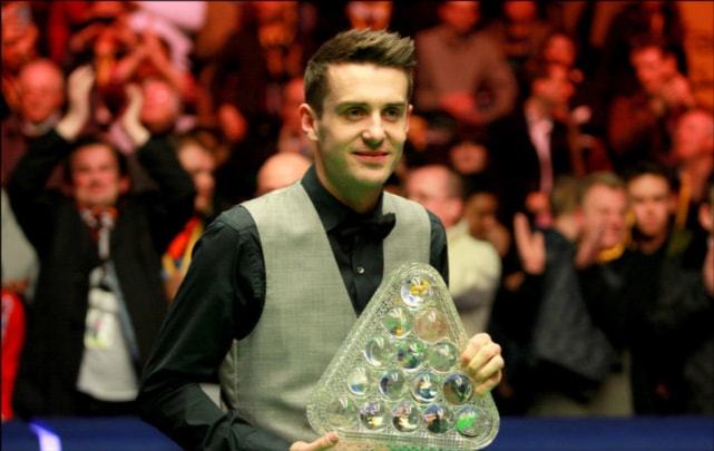 显得束手无 显得束手无